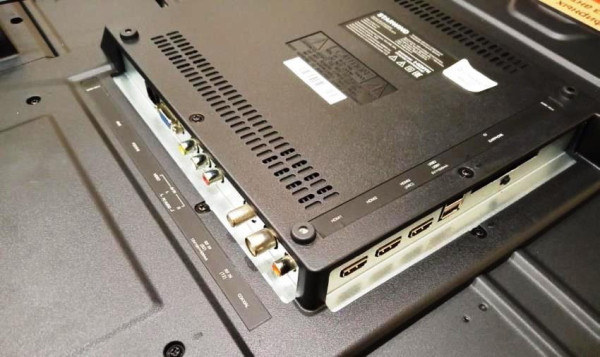 Обзор телевизора Starwind SW-LED42SB301